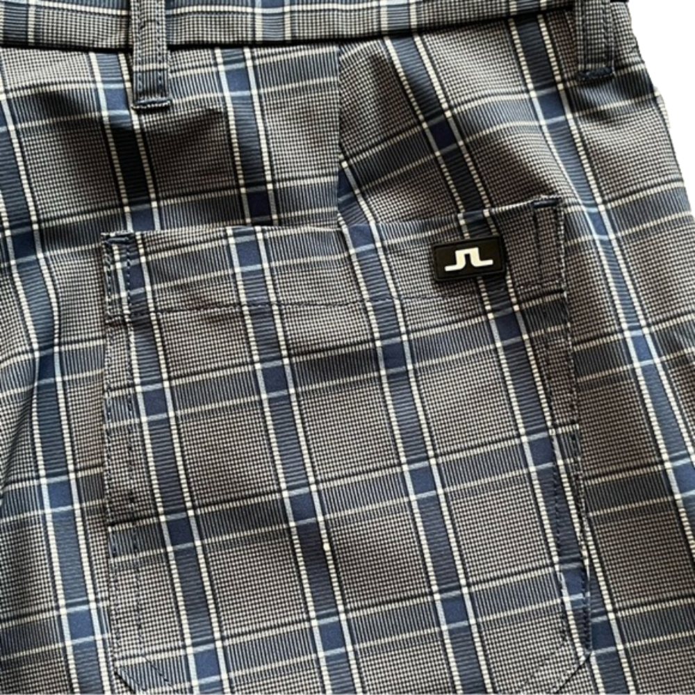 J. Lindeberg True Regular fit Micro Stretch Golf Shorts Plaid Blue Gray Size 30 - Picture 4 of 7